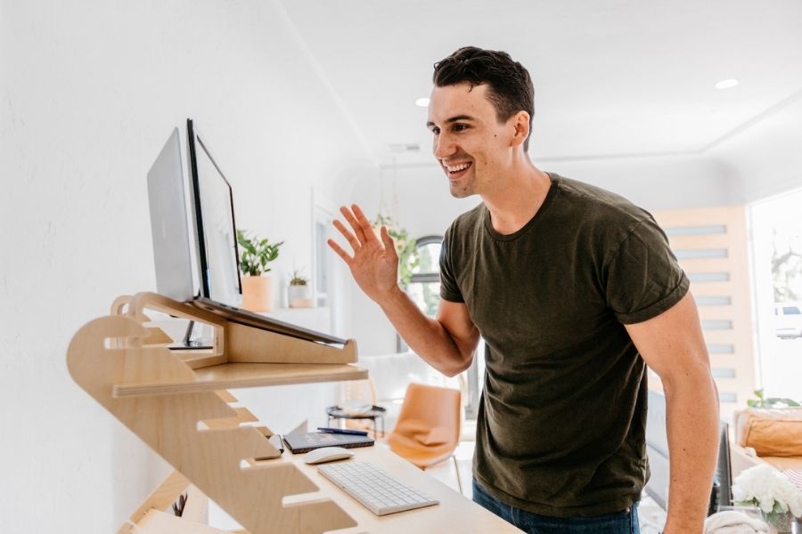 What To Consider When Choosing a Standing Desk